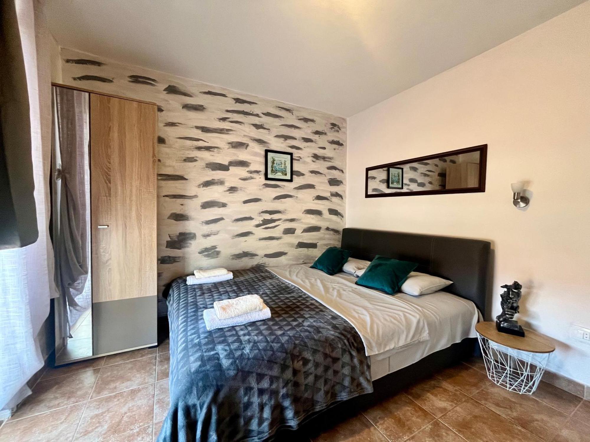 Apartments Obradovic Krasići エクステリア 写真
