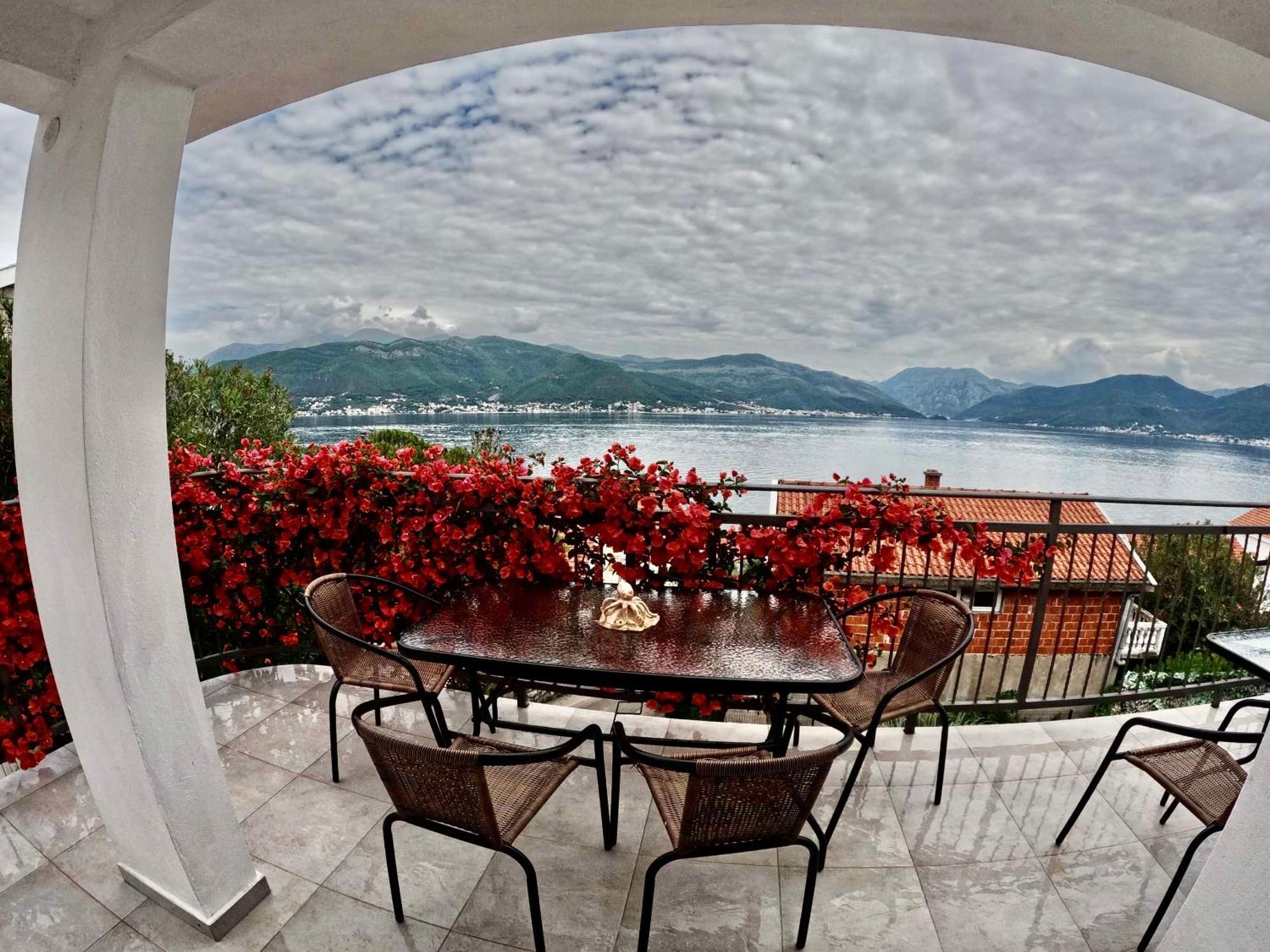 Apartments Obradovic Krasići エクステリア 写真